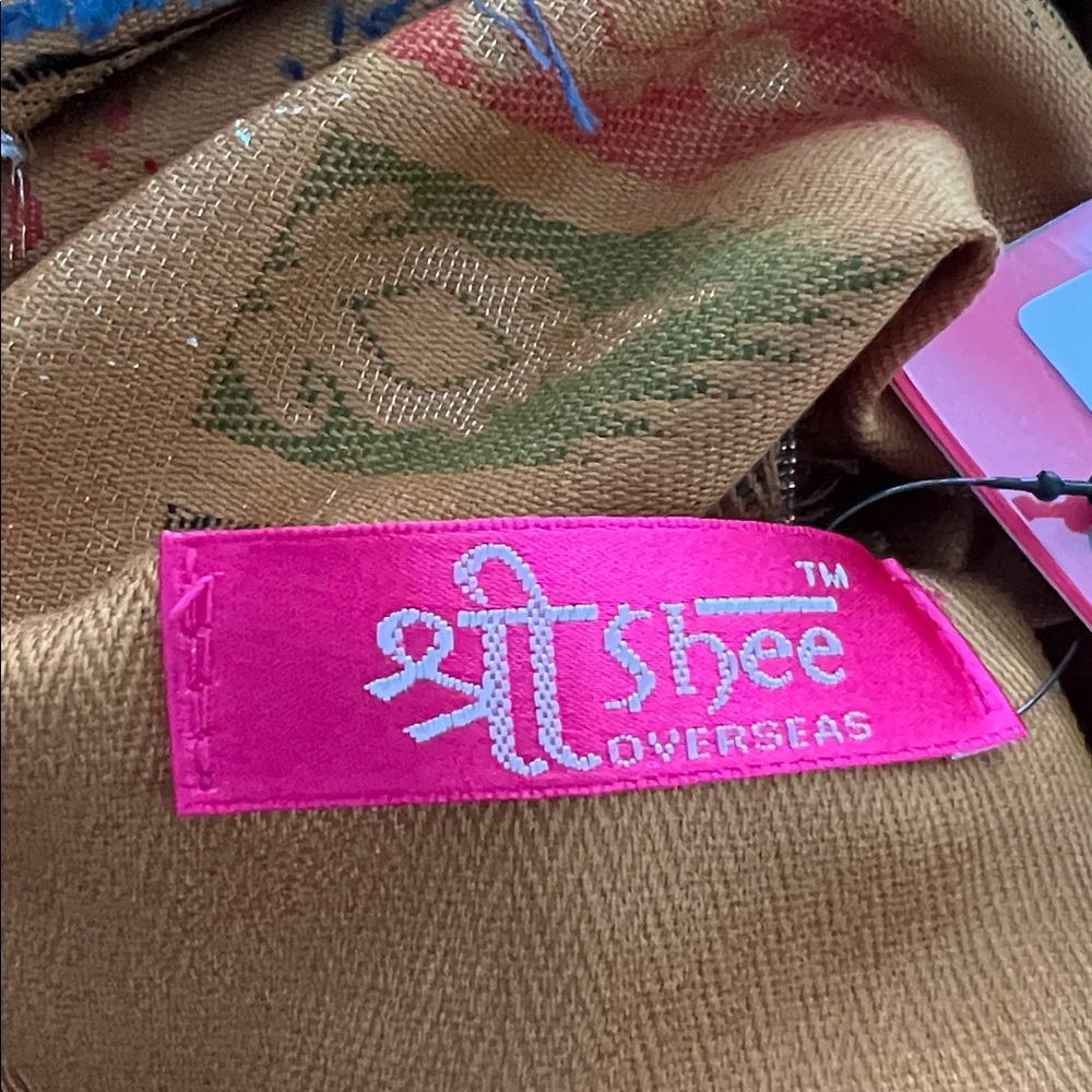 NWT Patterned Scarf - Picture 7 of 8